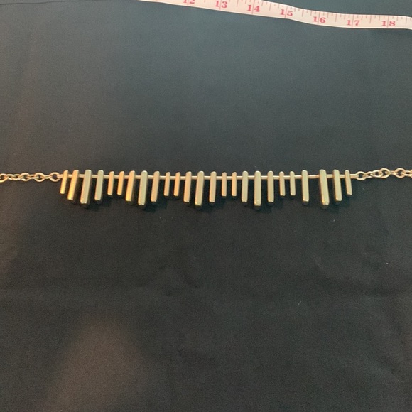 BR Gold Statement Necklace - Picture 3 of 6